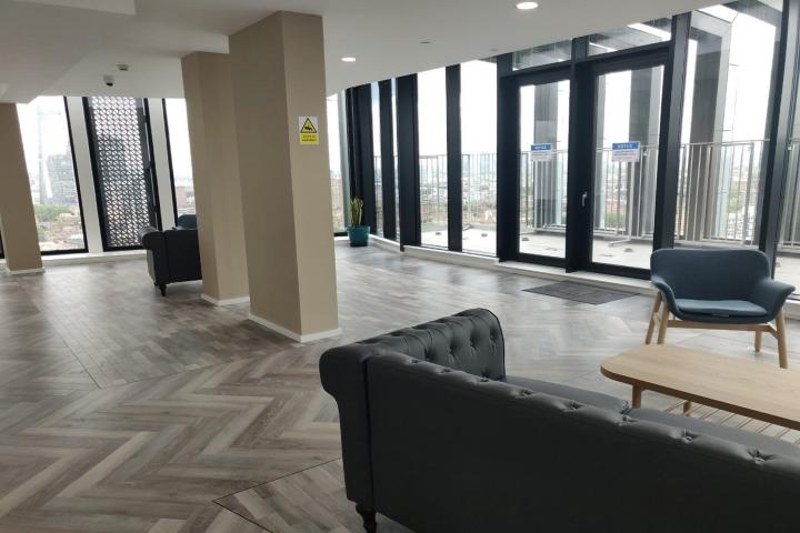 Situated on the 23rd floor with air conditioning, concierge service & gym  The Ceramic Building, Newington Causeway , Borough 